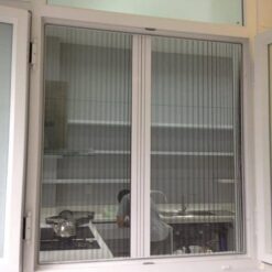 Cửa lưới chống côn trùng xếp PE trắng trong