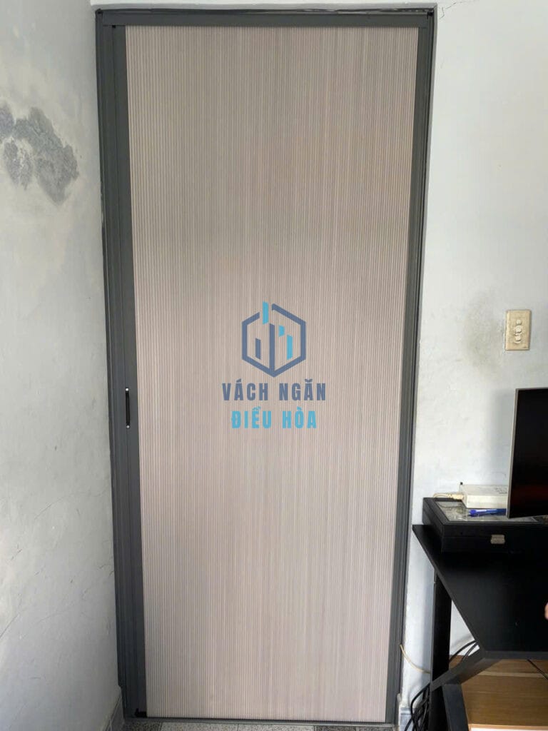 Cửa tổ ong vách nâu, viền xám