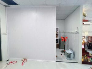 Vách nano kết hợp cửa rèm tổ ong