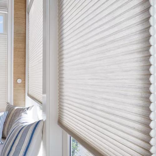 Rèm tổ ong ngăn phòng dạng tổ ong tạo lớp đệm khí cách nhiệt