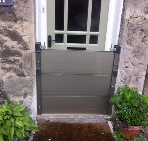 cửa chống ngập gia đình cho cửa chính nhà phố