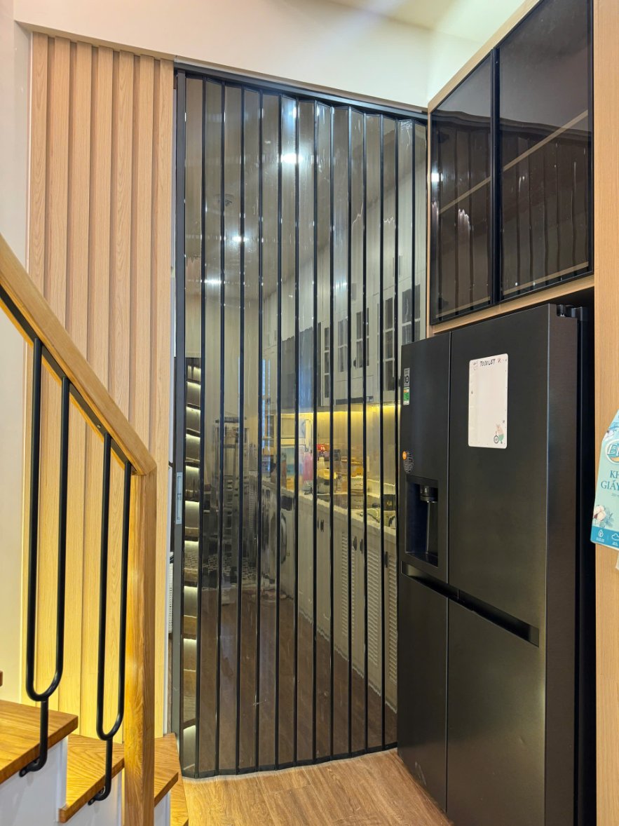 Cửa nhựa trong suốt Polycarbonat - Ảnh 4